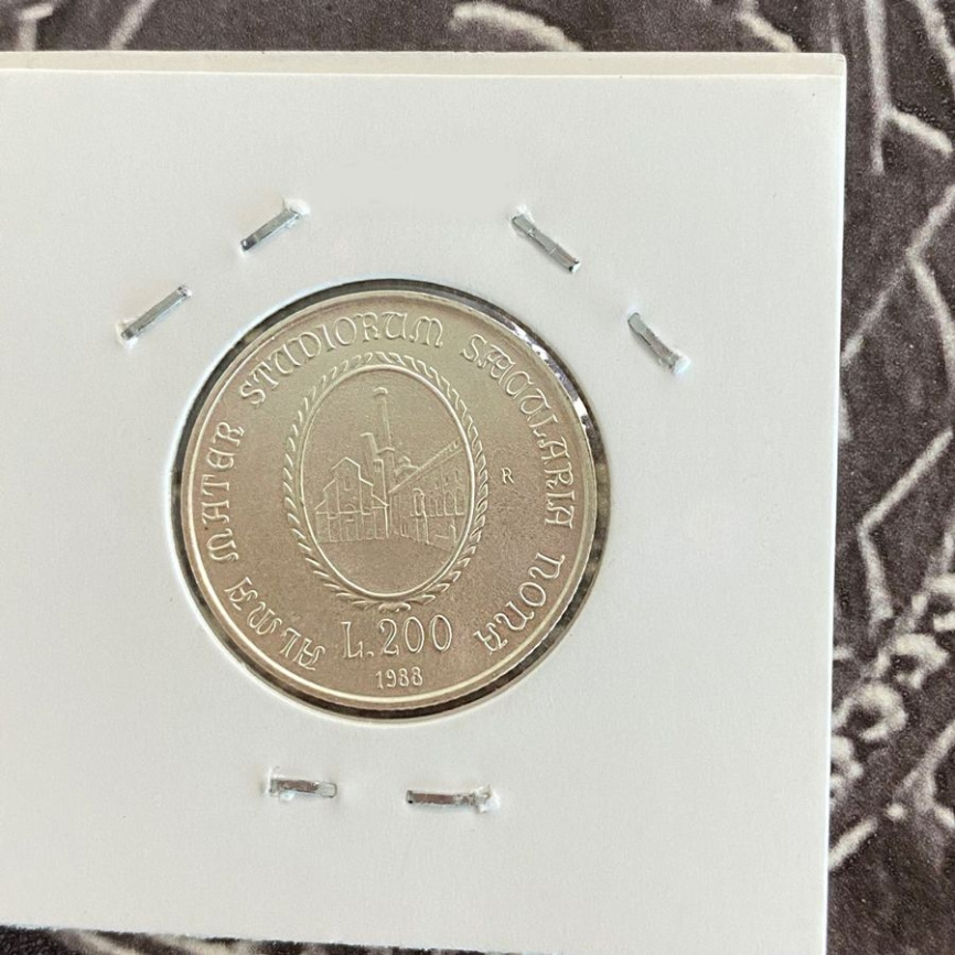 Италия 200 лир 1988 - 900 лет Болонскому Университету фото 4