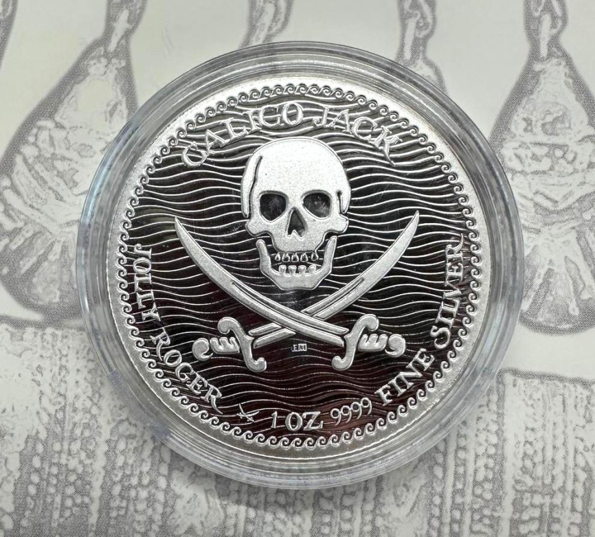 Пират Калико Джек, серия «Веселый Роджер» - о.Ниуэ, 2 доллара, 2022 год фото 3