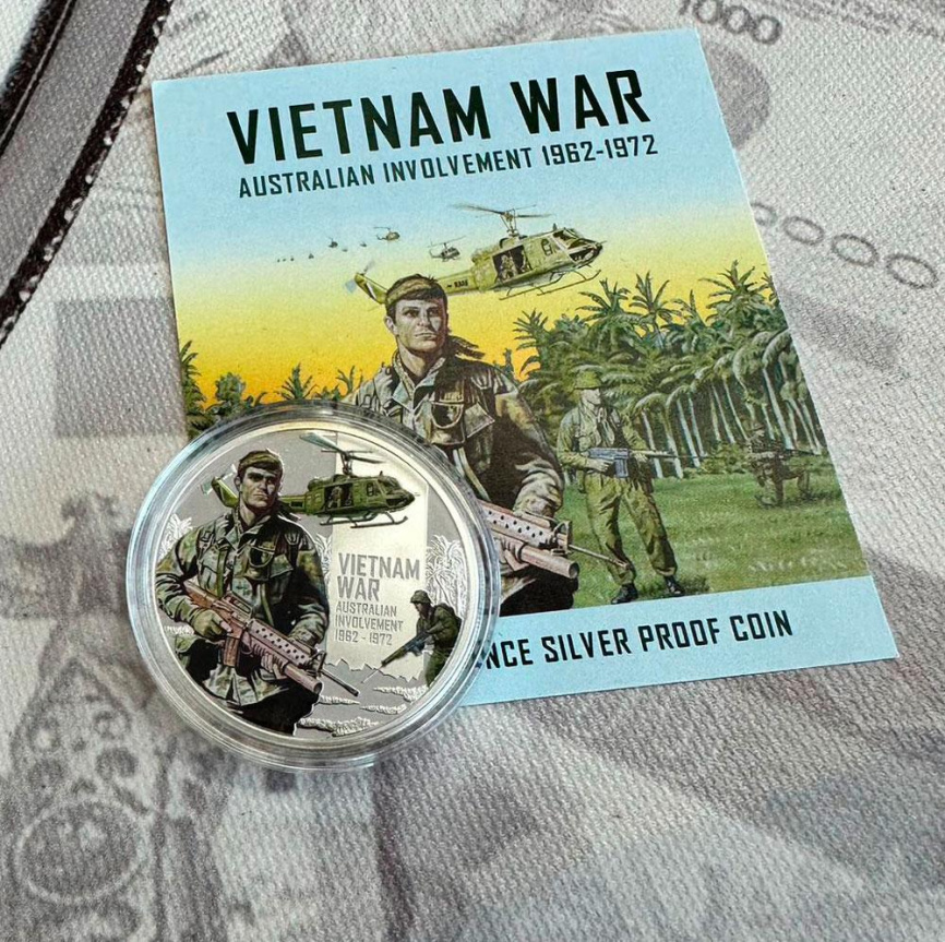 Вьетнамская война. Участие Австралии 1962-1972 - о.Ниуэ, 1/2 oz, 2012 фото 3