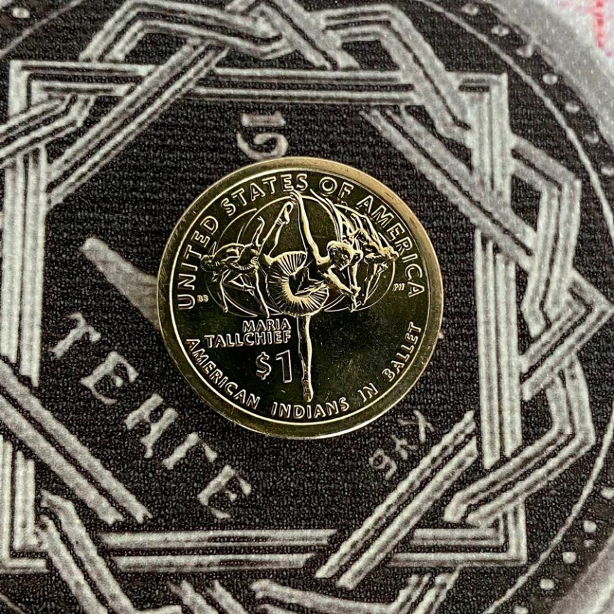Мария Толчиф и американские индейцы в балете - Сакагавея, 1 доллар 2023 год, США фото 3