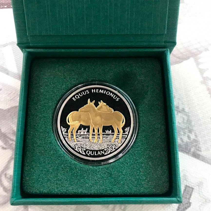 Кулан (proof-like) с позолотой - мельхиор, 200 тенге, 2021 год фото 3